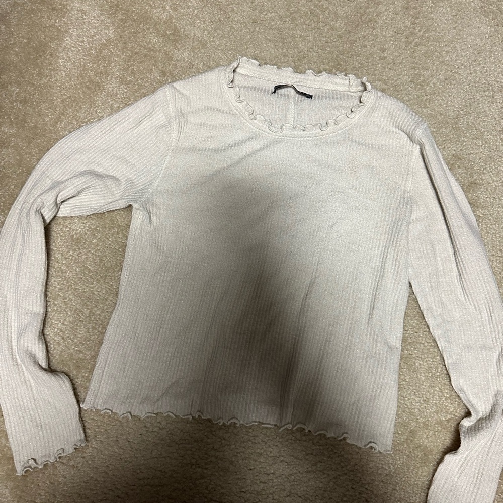 Abercrombie & Fitch Women’s Size Large Cream Ruffle Edge Ribbed Long Sleeve Top
